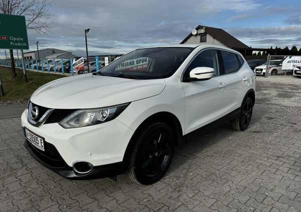 Nissan Qashqai cena 45999 przebieg: 196000, rok produkcji 2015 z Tychowo małe 301